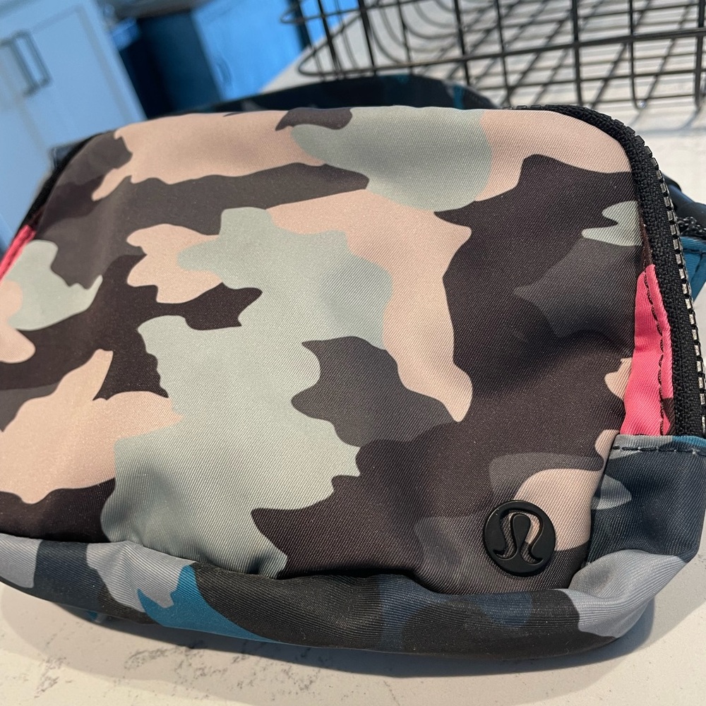 Camo (rare) lululemon belt bag